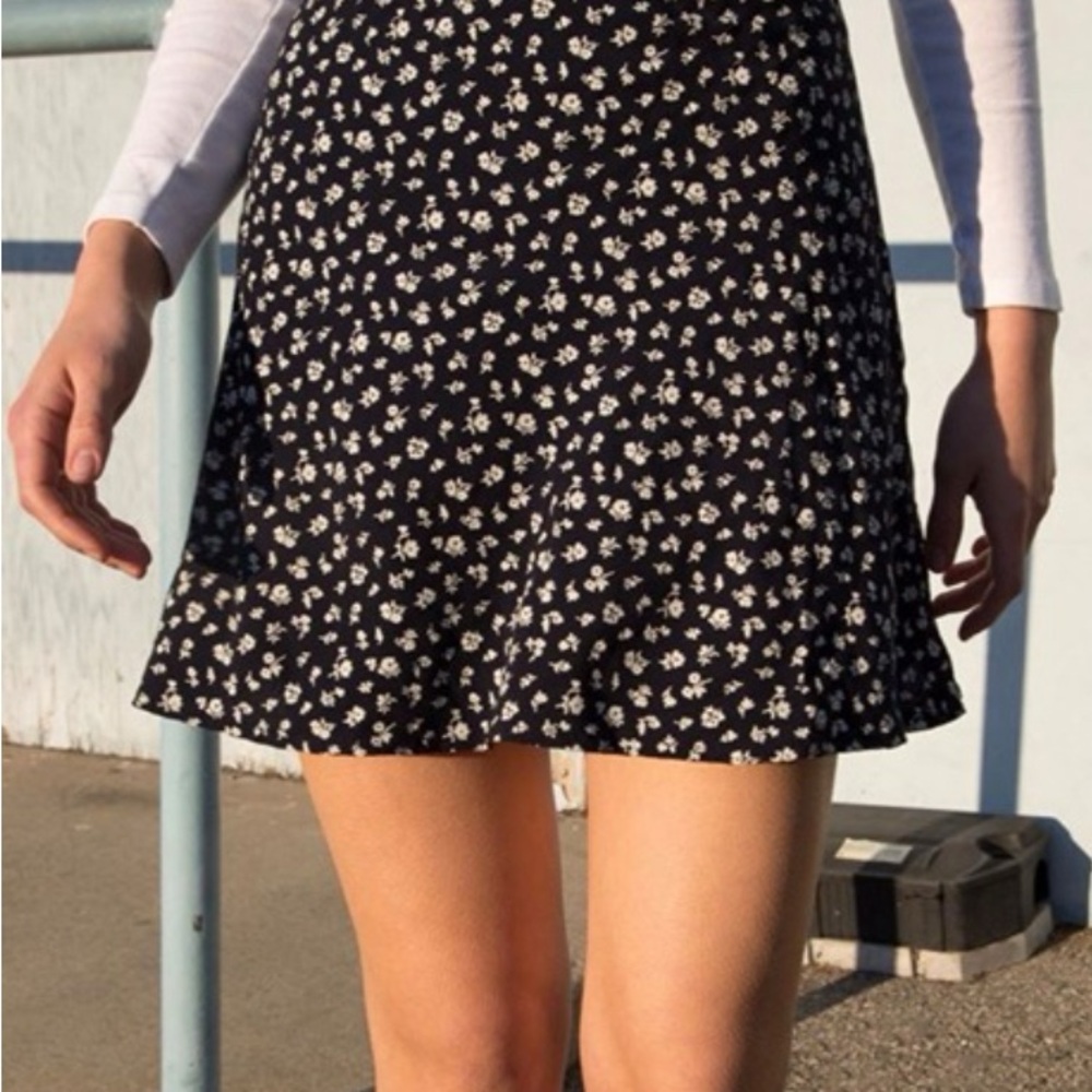 Brandy Melville Black and White Floral Mini Skirt